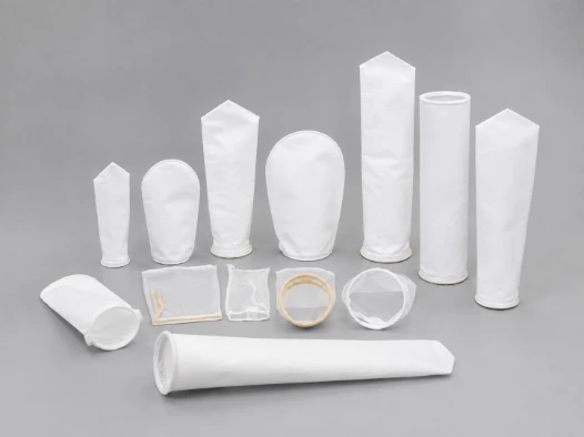 Poches filtrantes pour dépoussiéreurs et installations de filtration d'air